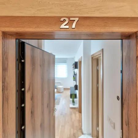 Vm Apartment *
